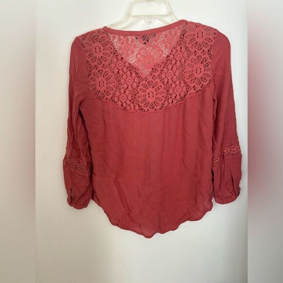 American Eagle lace detail button down top size XS 82% cotton - Picture 12 of 12